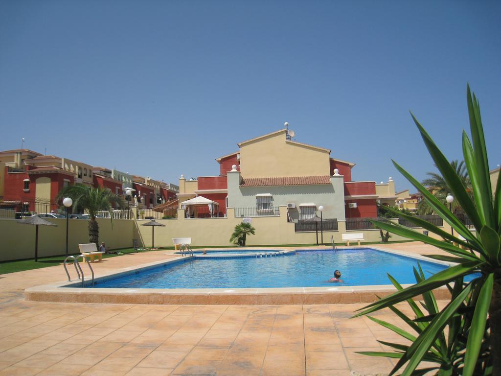 Bungalow Altos De La Bahia Τορεβιέχα Δωμάτιο φωτογραφία